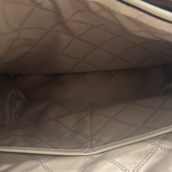 Purse - Picture 3 of 3